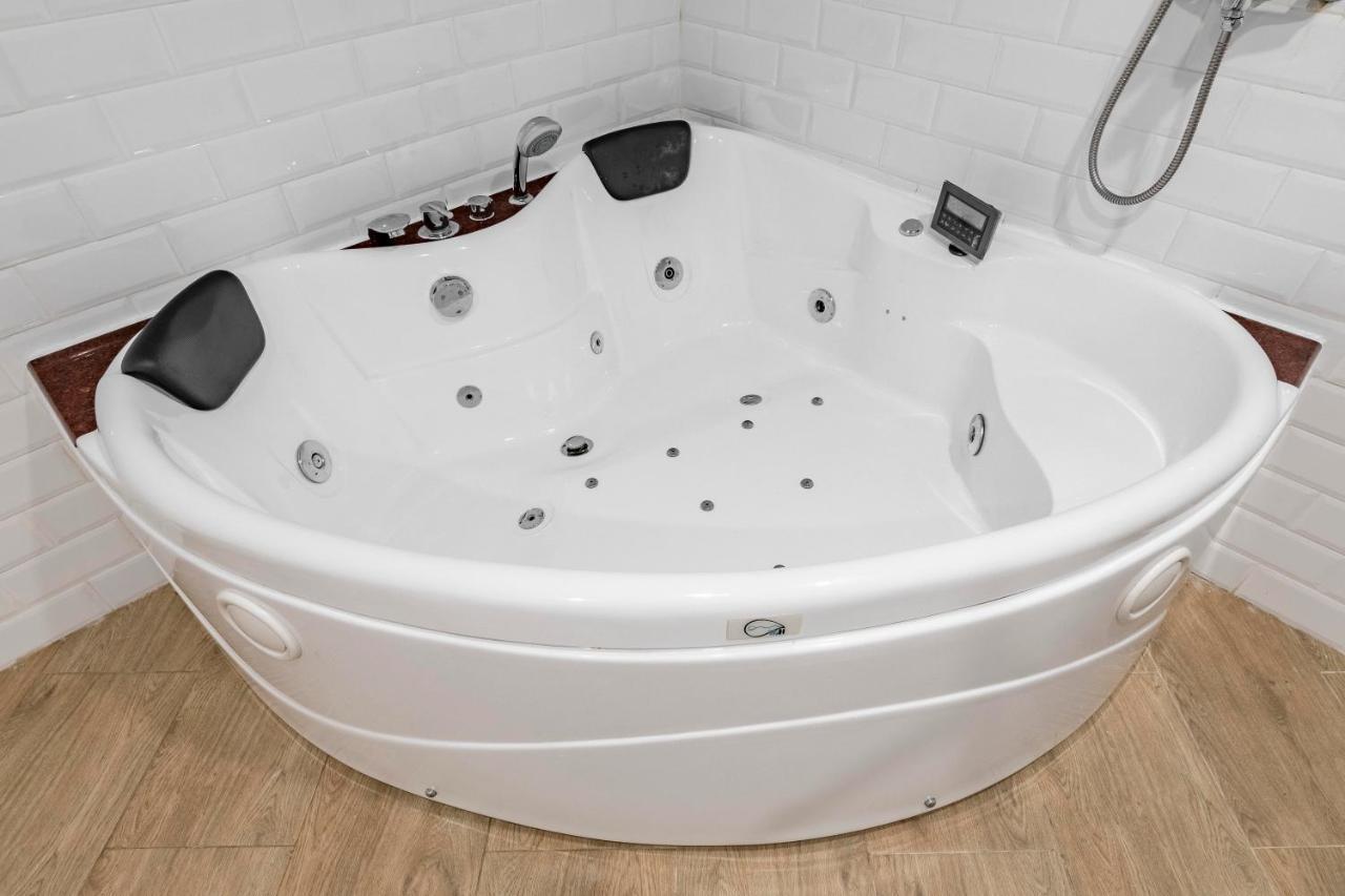 El Triangulo Del Arte - Jacuzzi Daire Madrid Dış mekan fotoğraf
